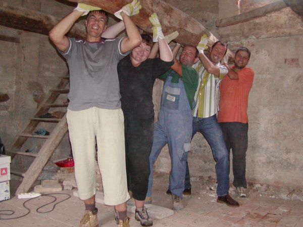 Working hard together we could give birth to our fabolous renewed apartments!