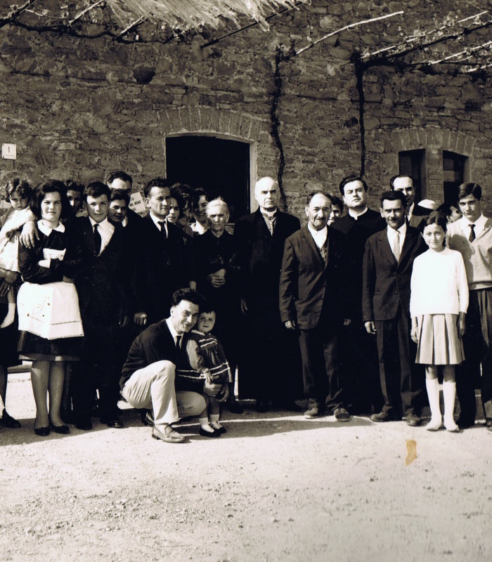 10th may 1965: historical photo of the family living in Casale Monticchio